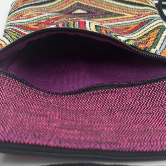 Multicolor Geometric Pattern Crossbody Bag - Picture 3 of 9